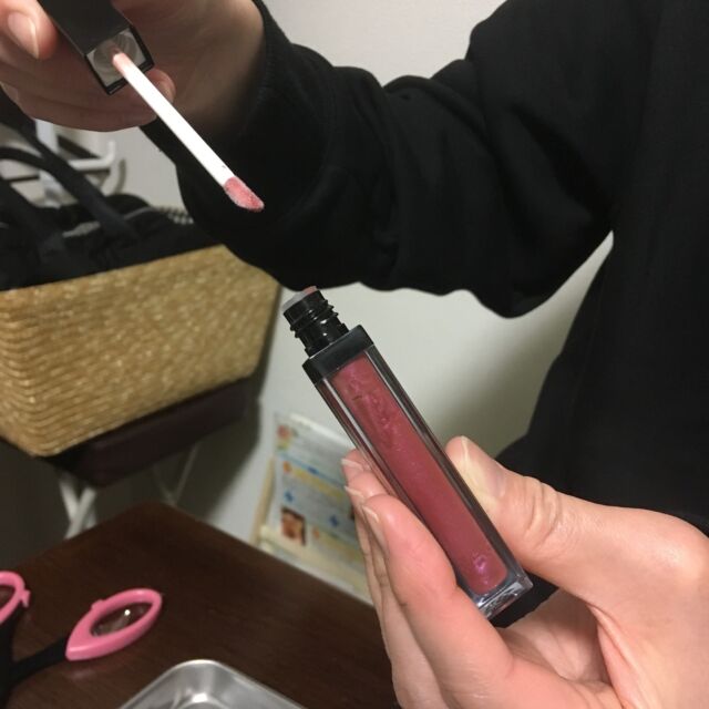 こんにちは。明日のワークショップYです。

今月は「カカオバターで作るリップクリーム＆リップグロス」です。

お申し込み忘れはないですか？
受付は本日18時までです。

乾燥から唇をケアするアイテム２点です！

２月28日（土）
13:00〜14:00、15:00〜16:00

各定員２名：2,750円（税込）

カカオバターには、パルミチン酸、オレイン酸、ビタミンEなど肌にとってもいい成分がたくさん含まれています。

リップグロスも、ひまし油とナチュラルな鉱物由来のもで着色し肌にやさしく、なめらかな使い心地が特徴です。

▼詳細ページはこちら
https://www.with-aroma.jp/season_workshop/202602ws/

日程の合わない方は都合の良い日時でご相談ください。

ご参加お待ちしております。

来月はスクラブソルトにしようかなって思ってますが、リクエストあれば教えてくださいね。